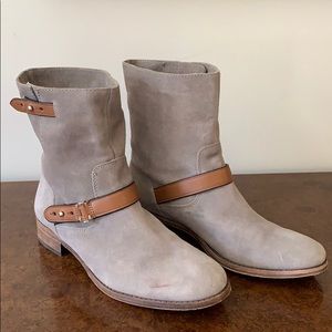 Coach boots